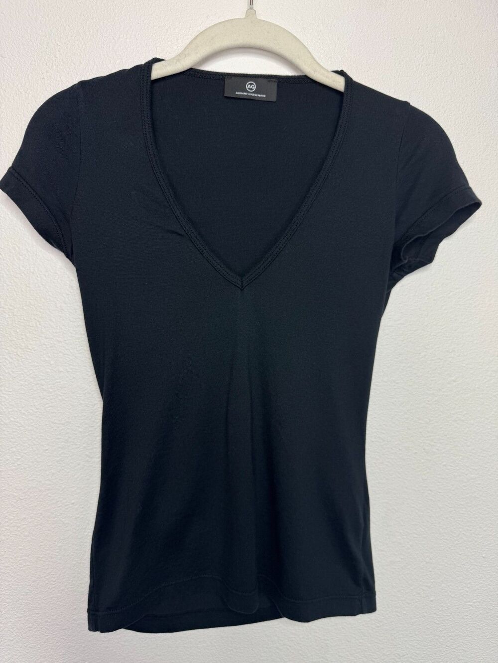 AG Adriano Goldschmied XS V-Neck Tee Black Short Sleeve Fitted Stretch NWOT